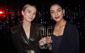 Mulheres com looks de festa